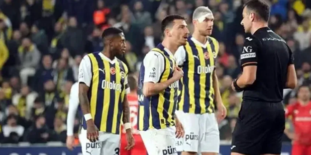 Fenerbahçeli futbolcu maçın hakemini tehdit etti! 'Dikkatli ol, buradan çıkamazsın'