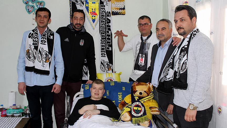 Fenerbahçeli gencin tedavi masraflarını Beşiktaşlılar...