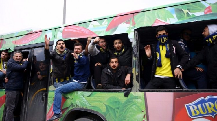 Fenerbahçeli holiganlardan milletin malına darbe!