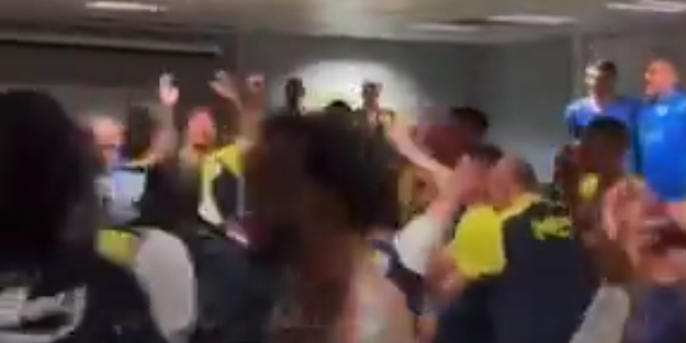 Fenerbahçeli oyunculardan derbi sonrası küfürlü sevinç!