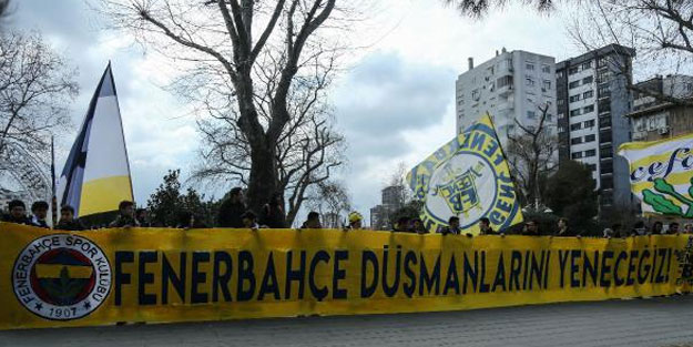 Fenerbahçeli taraftarlardan protesto yürüyüşü