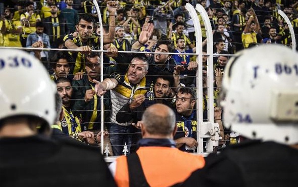 Fenerbahçeli taraftarların Phillip Cocu krizi!