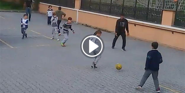 Fenerbahçeli yıldızdan çocuklarla mahalle maçı