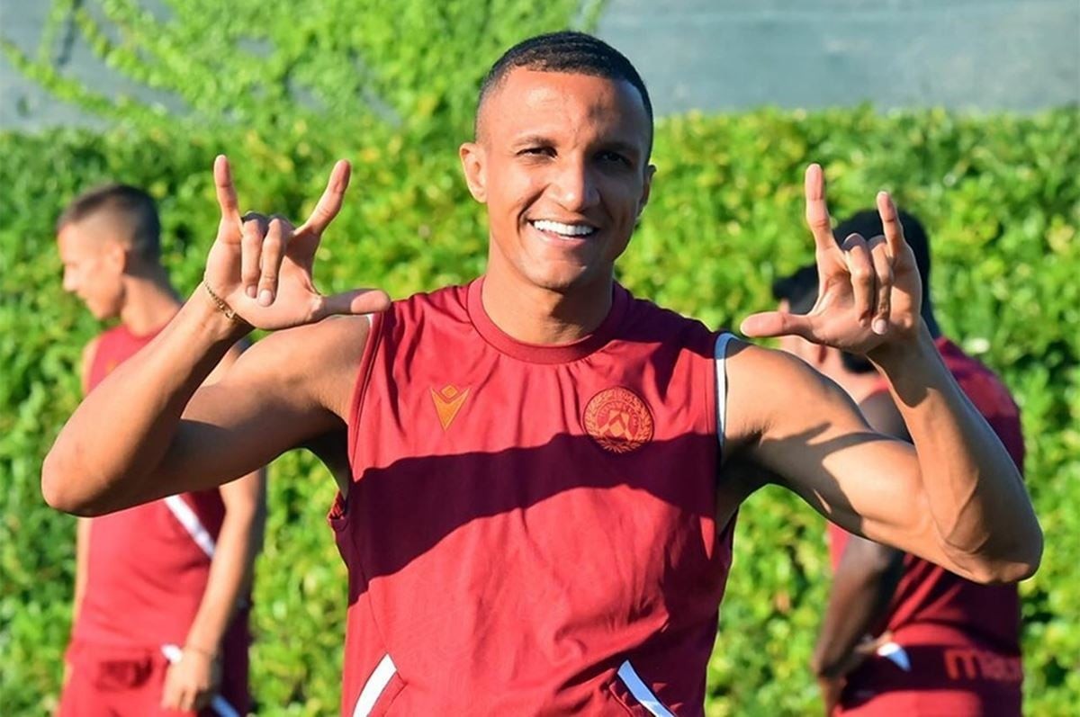 Fenerbahçe'nin anlaştığı futbolcunun transferi iptal oldu! Nedeni ise taraftara saç baş yoldurttu