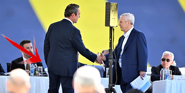 Fenerbahçe’nin eski başkanına saygısızlık! Aziz Yıldırım’la tokalaşan Ali Koç’un eline dikkat