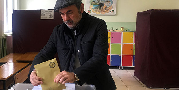 Fenerbahçe'nin eski teknik direktörü oyunu İstanbul'da kullandı