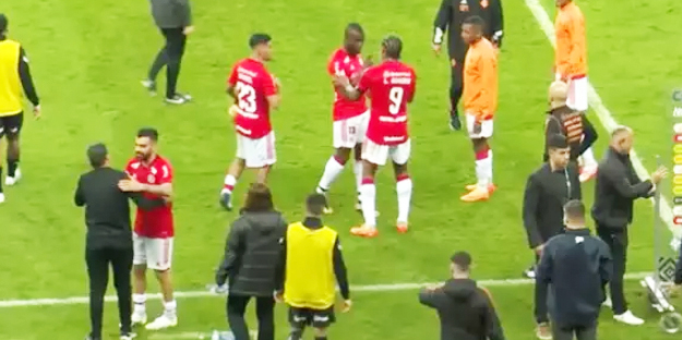 Fenerbahçe'nin eski yıldızının düştüğü hale bak! Gol krallığından... Hedef aldı!