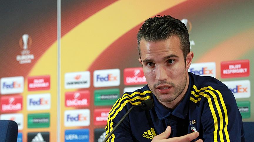 Fenerbahçe'nin Hollandalı futbolcusu Van Persie: Üç kupayı da kazanmayı çok isterim