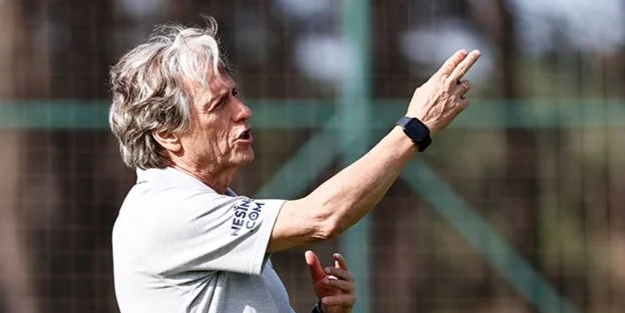 Fenerbahçe'nin ilk hazırlık maçının tarihi belli oldu