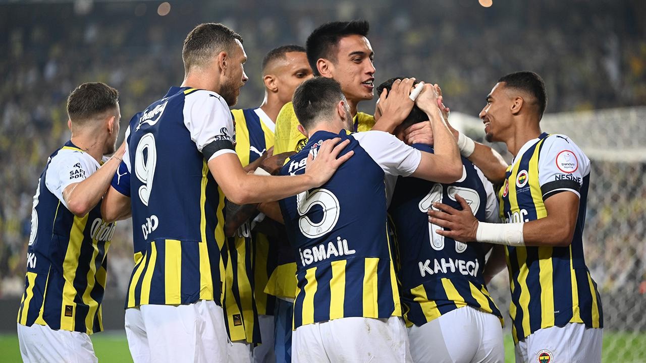 Fenerbahçe’nin kamp kadrosu belli oldu