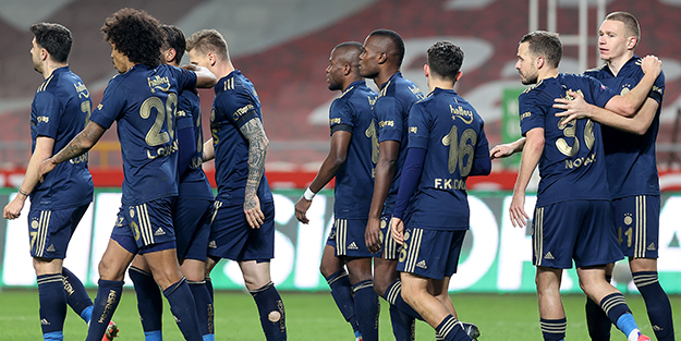 Fenerbahçe'nin tek rakibi Milan! Tarihi rekor