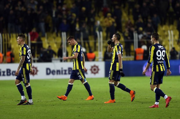 Fenerbahçe'nin üstünde kara bulutlar dolaşıyor