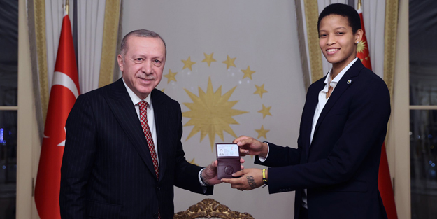 Fenerbahçe’nin voleybolcusu, Türk vatandaşlığına geçti