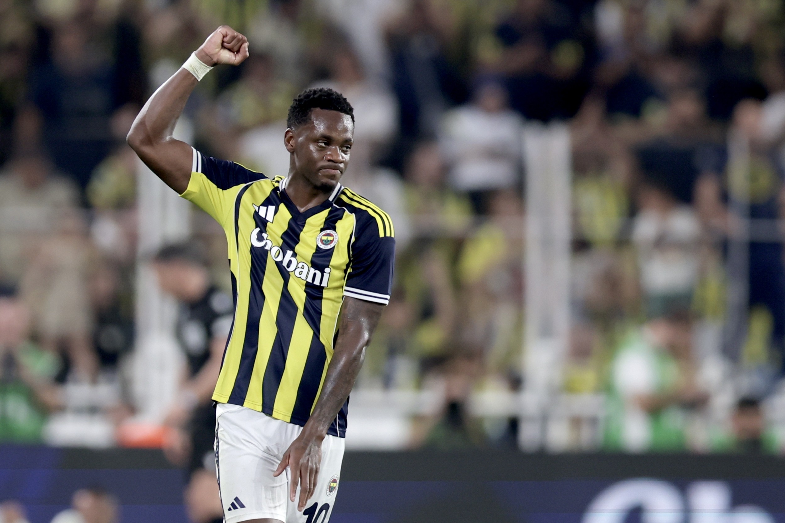 Fenerbahçe'nin yeni forveti Jhon Duran, ilk golünü kaydetti