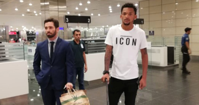 Fenerbahçe'nin yeni transferi İstanbul'a geldi