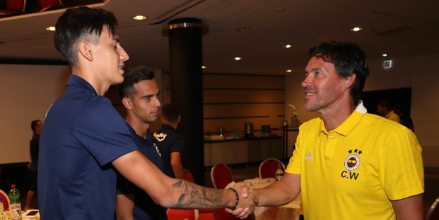 Fenerbahçe'nin yeni transferleri kampa katıldı