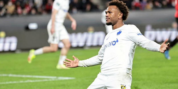 Fenerbahçe'ye 22'lik forvet geliyor!