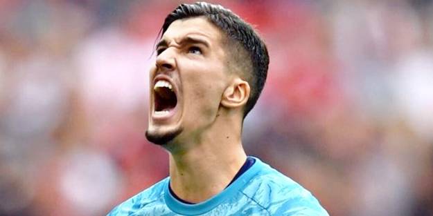 Fenerbahçe'ye Altay Bayındır müjdesi