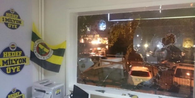 Fenerbahçe'ye döner bıçaklı saldırı