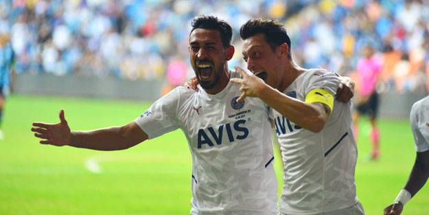 Fenerbahçe'ye galibiyeti getiren golü Mesut attı