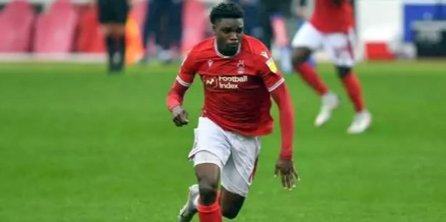 Fenerbahçe'ye İngiltere'den stoper geliyor!