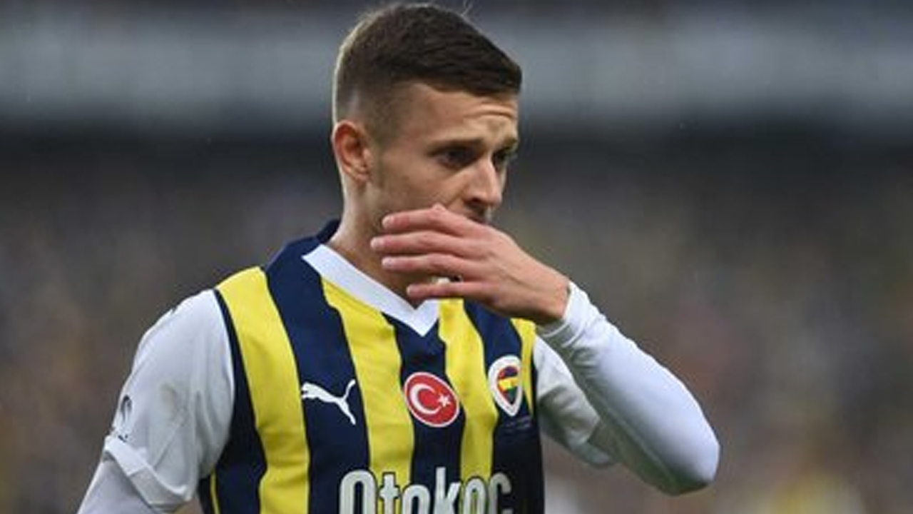Fenerbahçe'ye Sebastian Szymanski'den kötü haber!