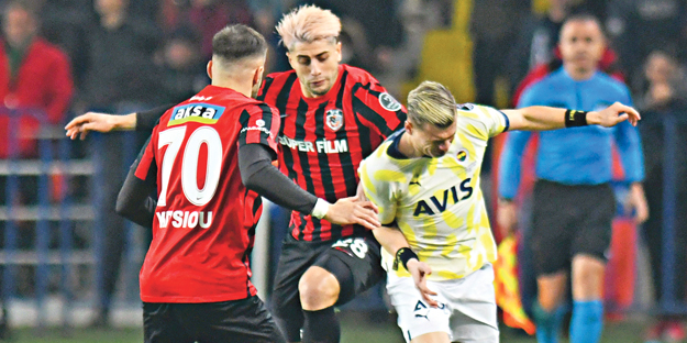 Fenerbahçe'yi Valencia ipten aldı! Galatasaray mağlubiyeti sonrası...