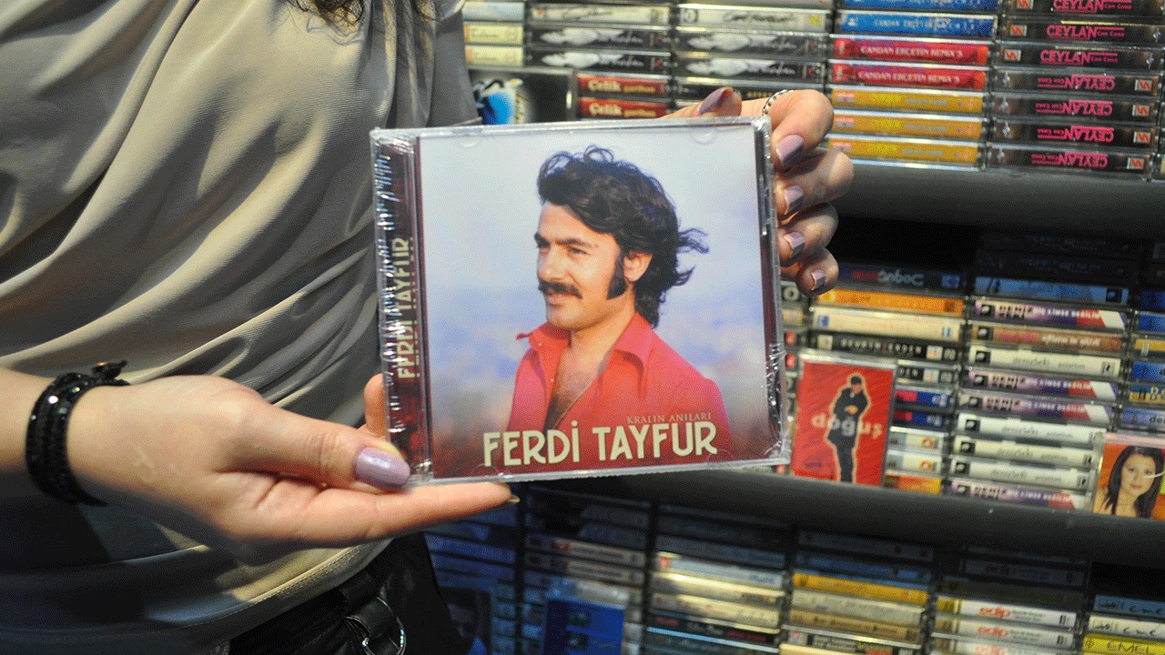 Ferdi Tayfur’un vefat haberi sonrası kasetlerine yoğun ilgi!