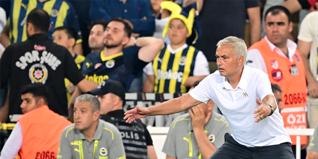 Ferdi uçmak üzere! Mourinho yine yaptı yapacağını! Düğmeye fena bastı artık!