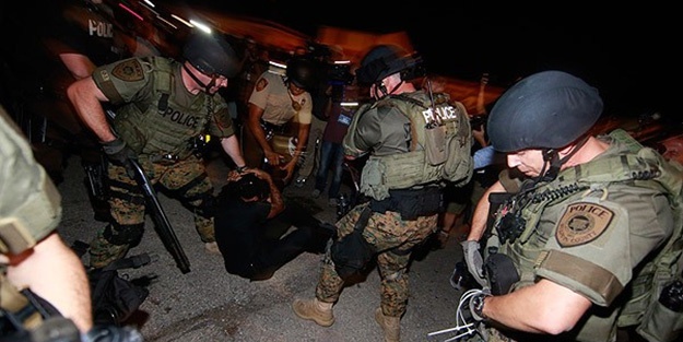 Ferguson'da 44 kişi gözaltına alındı