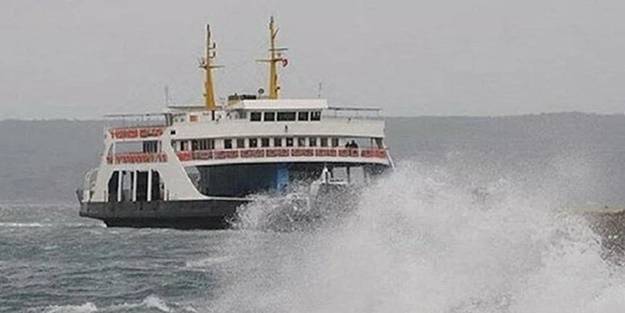 Feribot seferlerine fırtına engeli