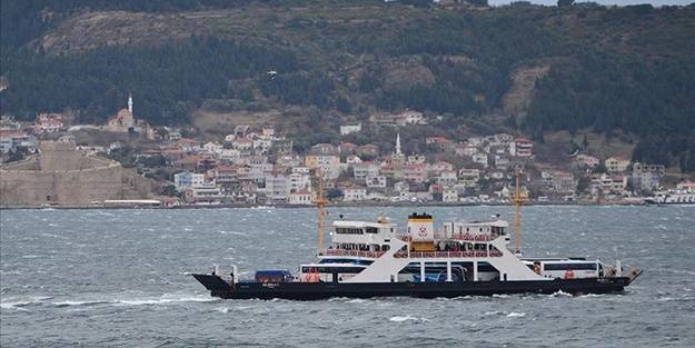 Feribot seferlerine fırtına engeli