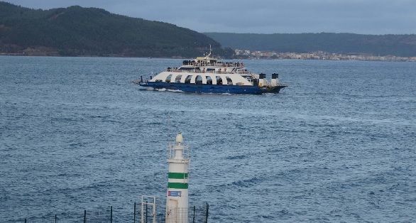 Feribot seferlerine 'fırtına' engeli