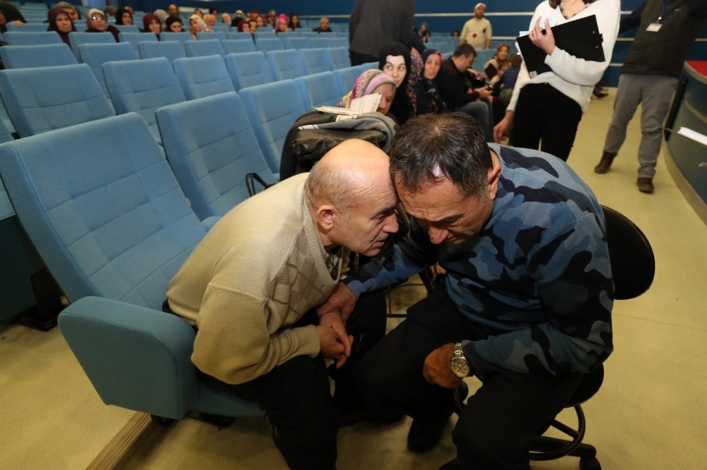 Feridun Kunak konferansta 100 kişiyi muayene etti 