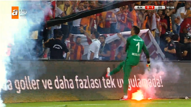 Fernando Muslera kramponunu kırdı