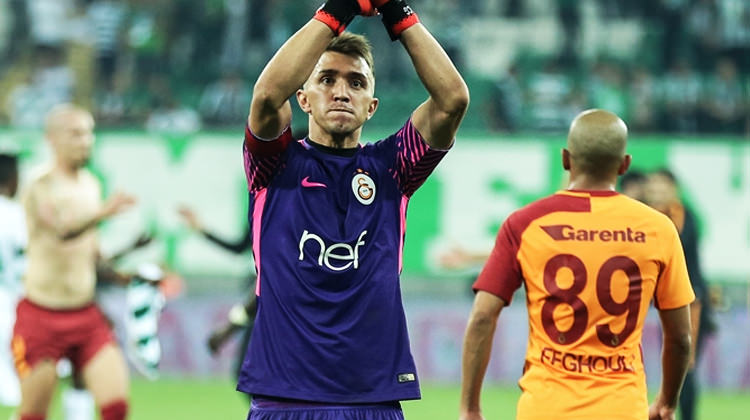 Fernando Muslera'dan taraftara duygusal paylaşım