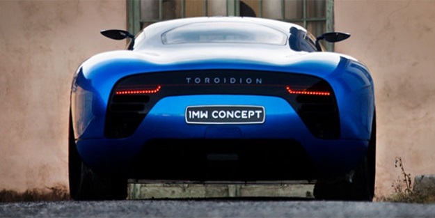 Ferrari ve Lamborghini'yi ikiye katladı