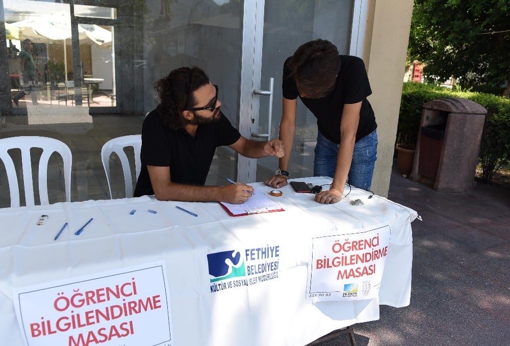Fethiye Belediyesi’nden öğrencilere bilgilendirme masası 