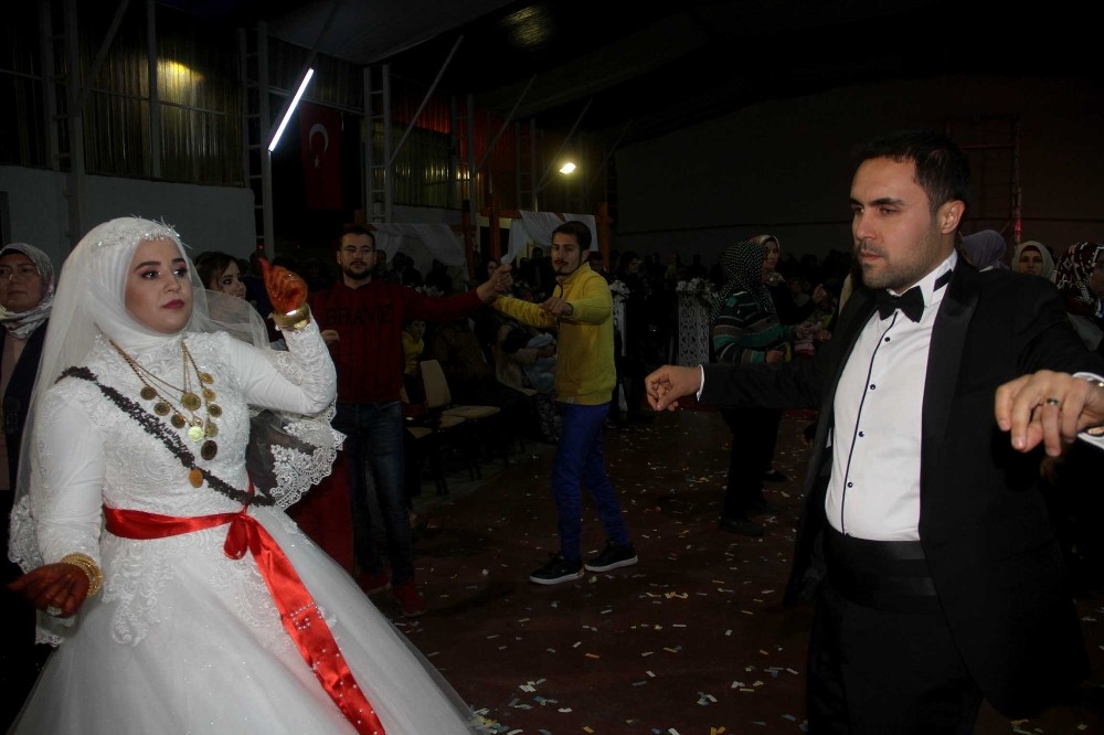 Fethiye’de engelleri aşıp, evlendiler 