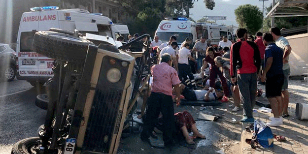 Fethiye'de safari cipi devrildi, 11 yaralı!