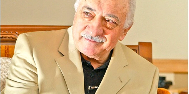 Gülen'in boynundaki sır ne?