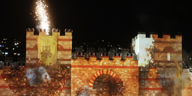 İstanbul'da fetih kutlamaları nefes kesti!