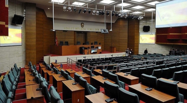 FETÖ davasında 63 sanığa hapis cezası