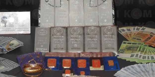 FETÖ operasyonunda ele geçirilenler şoke etti!