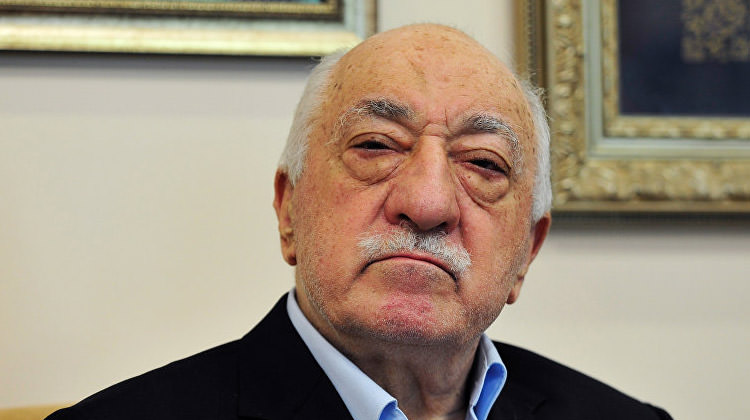 FETÖ, profesörlere tuvalet temizletmiş