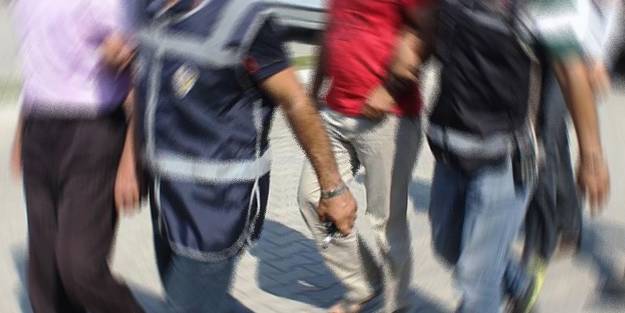 FETÖ şüphelileri kaçmaya çalışırken yakayı ele verdi!