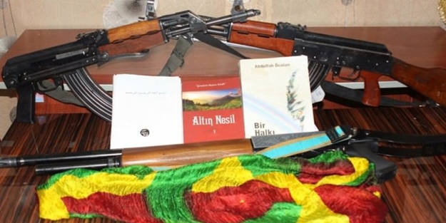 FETÖ'cünün evinden neler çıktı neler!