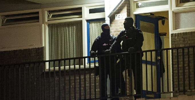 FETÖ yanlılarını tehdit ettiği için gözaltına alındı