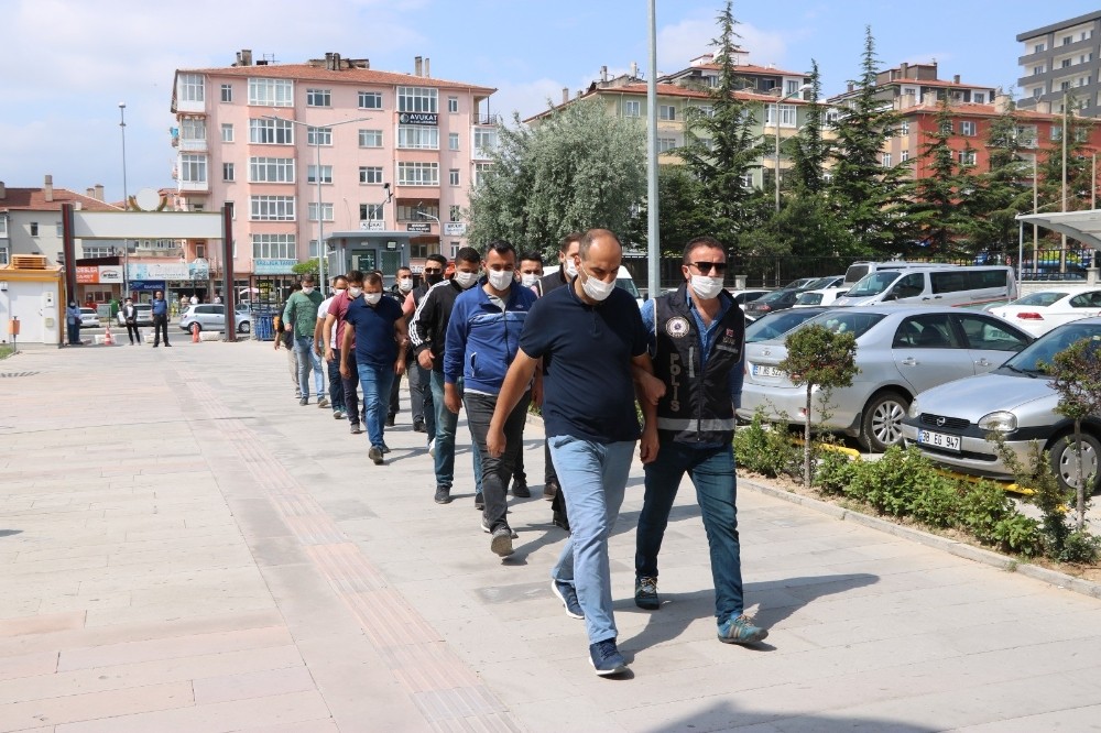 FETÖ zanlısı 8 kişi adliyeye sevk edildi 