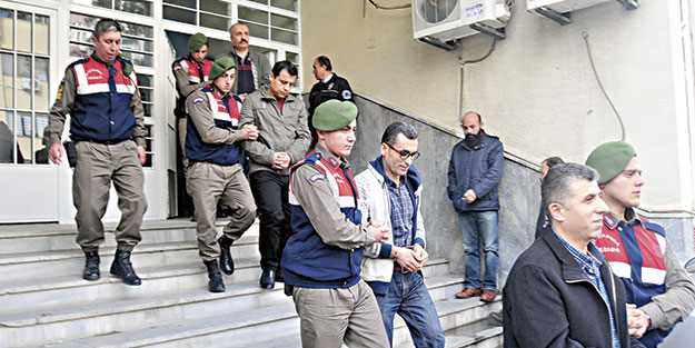 FETÖ’cü 26 askere ByLock tutuklaması